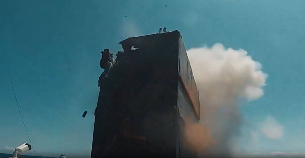 Kara Atmaca seyir füzesinden tam isabet. Yılmaz 'Gurur duyduk' diyerek paylaştı - Resim: 16